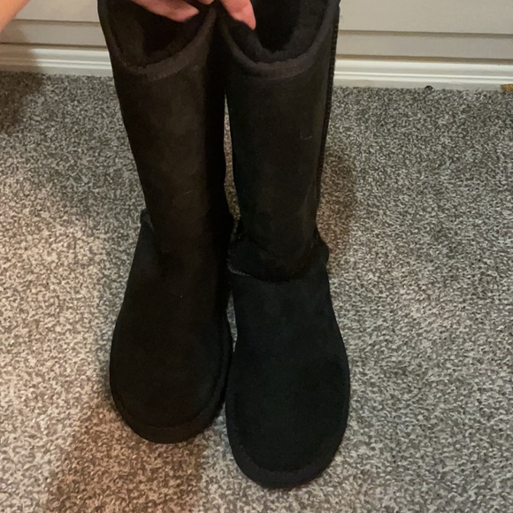 Ugg Boots - Picture 3 of 4